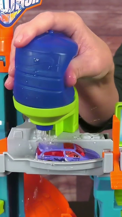 Change your color and clean your car with the #hotwheels Mega Tower Carwash