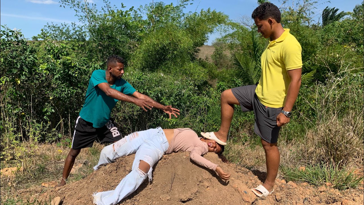 Por causa do melhor amigo ela deixou marido