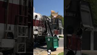 Garbage Truck Picks Up Overfilled Recycle Bin 😱 #shorts #garbagetruck #recycle