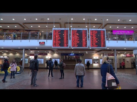Video: Ņujorkas Metro, Nodrošinot Grūtniecēm Vietas Vilcienā