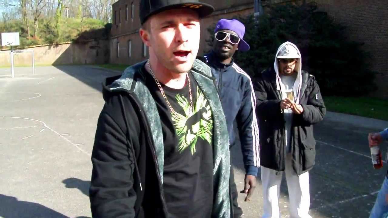 OneTonio La Mentale "ReveHallutionnaire" Clip Officiel