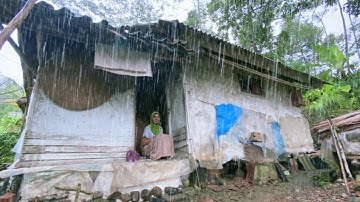 Tak Di Sangka., Seenak Ini, Hujan Deras Mengguyur Kampung Yang Indah, Suasana Pedesaan Jawa Barat