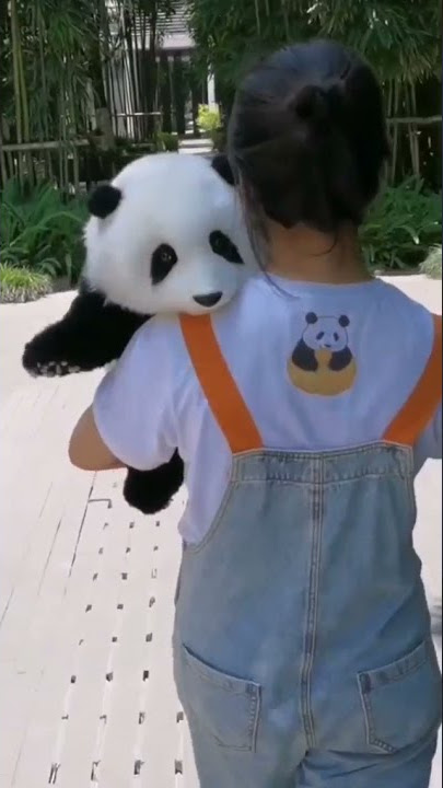 Cute baby panda waving to the cameraperson 🥺💕 #shorts
