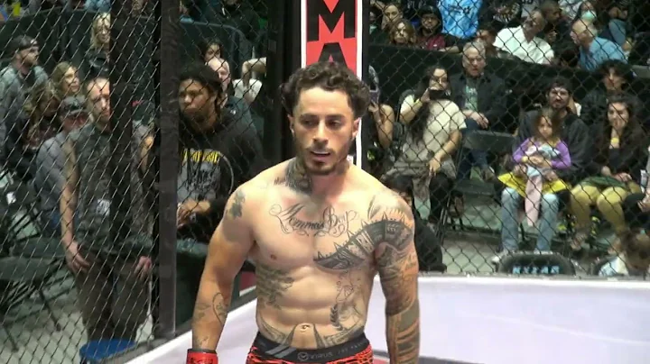 Zhong Luo Cage Fighting Series 03 Daniel Robles vs...