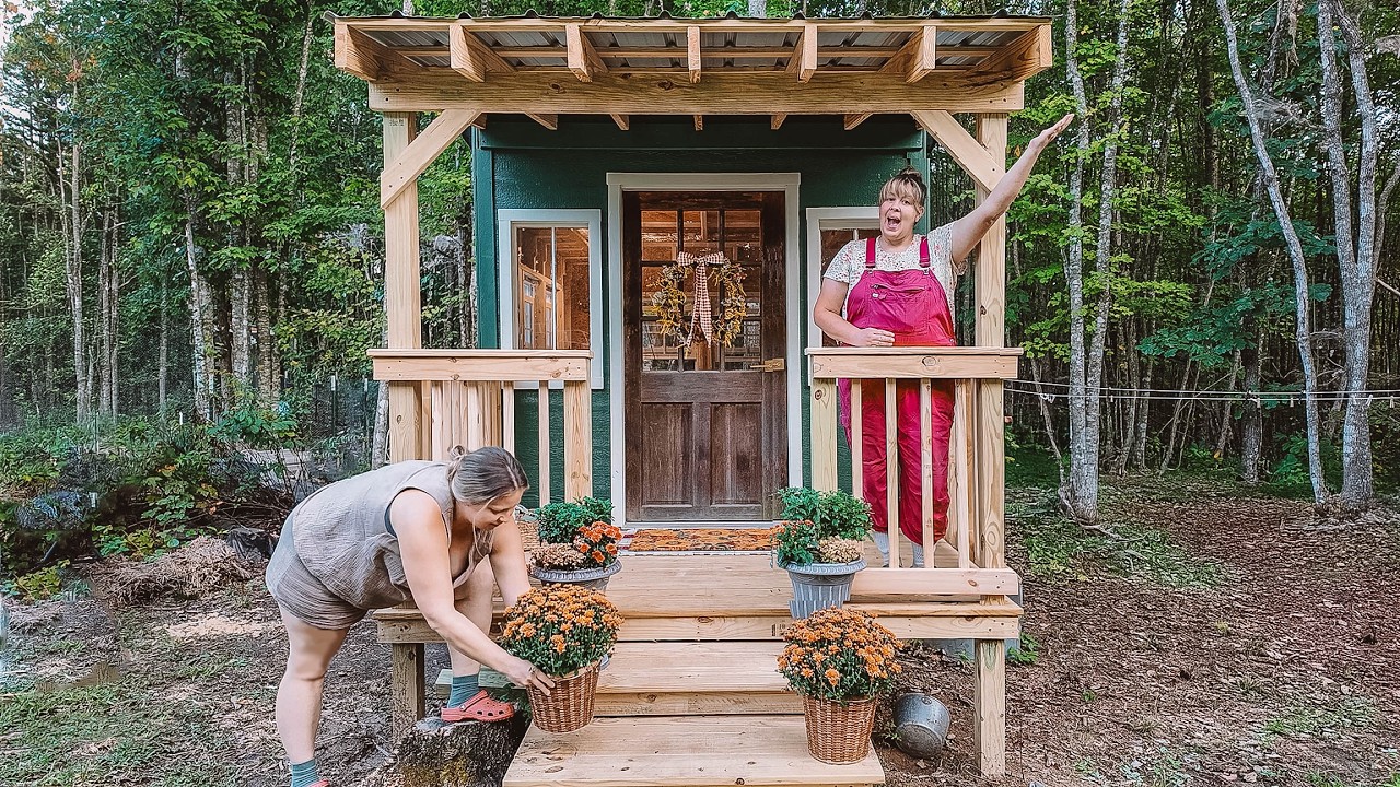 A cozy cabin makeover with fall baking & foraged porch decor