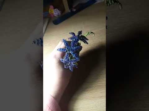 милинькие  подснежники из бисера