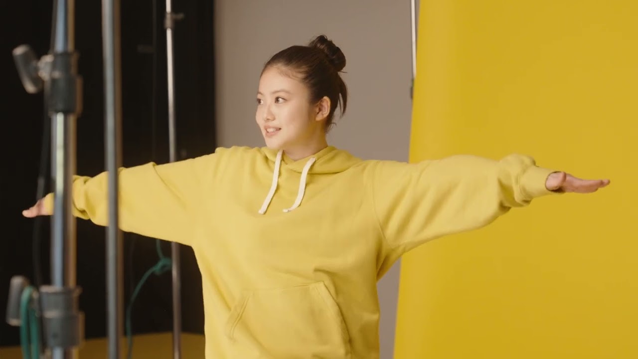 今田美桜が15秒間ほぼ動きのないシュールな新CMに登場！ | ジェイタメ