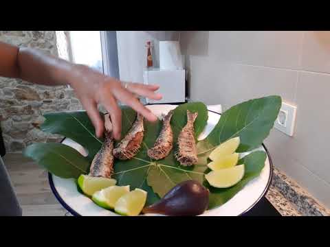 Vídeo: Sardinhas Fritas Em Folhas De Uva