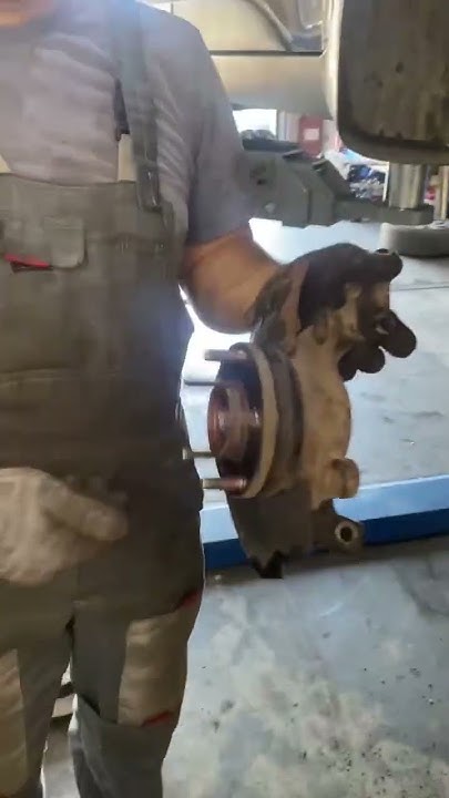 Меняем ступичный подшипник Hyundai IX35 #shorts #carservice #hyundai # ...