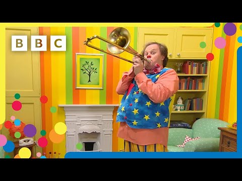 Mr Tumble Plays Music Mr Tumble And Friends 