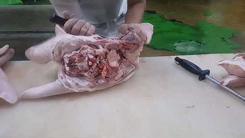 How to Debone Pig head  (सुँगुरको टाउको कसरी  मासु र हड्डी सजिलो संग छुटाउने )