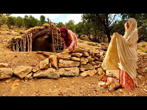 Documentary of a lonely nomadic woman and her unique management in critical situations