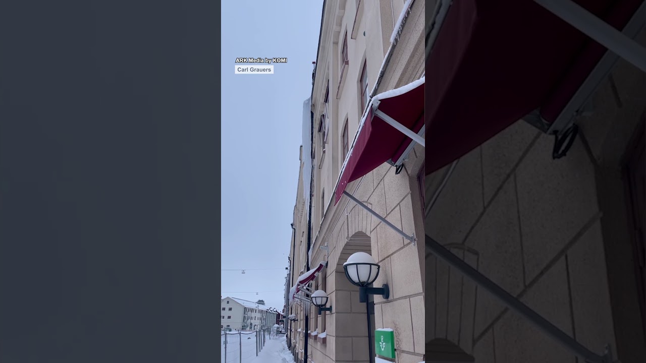 That’s one way to de-ice 😳❄️