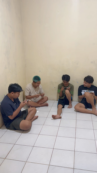 Kalian kalo main ff gini juga ga,mainya tu pake bedak biar licin #shorts #lucu #kocak