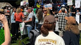 Rally against battery storage facility in Snoqualmie
