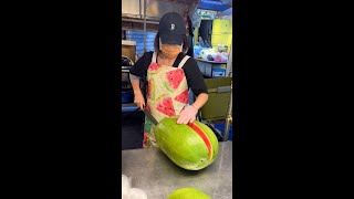 Must Try! Taiwanese Giant Watermelon Juice - Fruit Cutting Skills by Foodie Camp 푸디캠프 5,103 views 1 month ago 3 minutes, 31 seconds