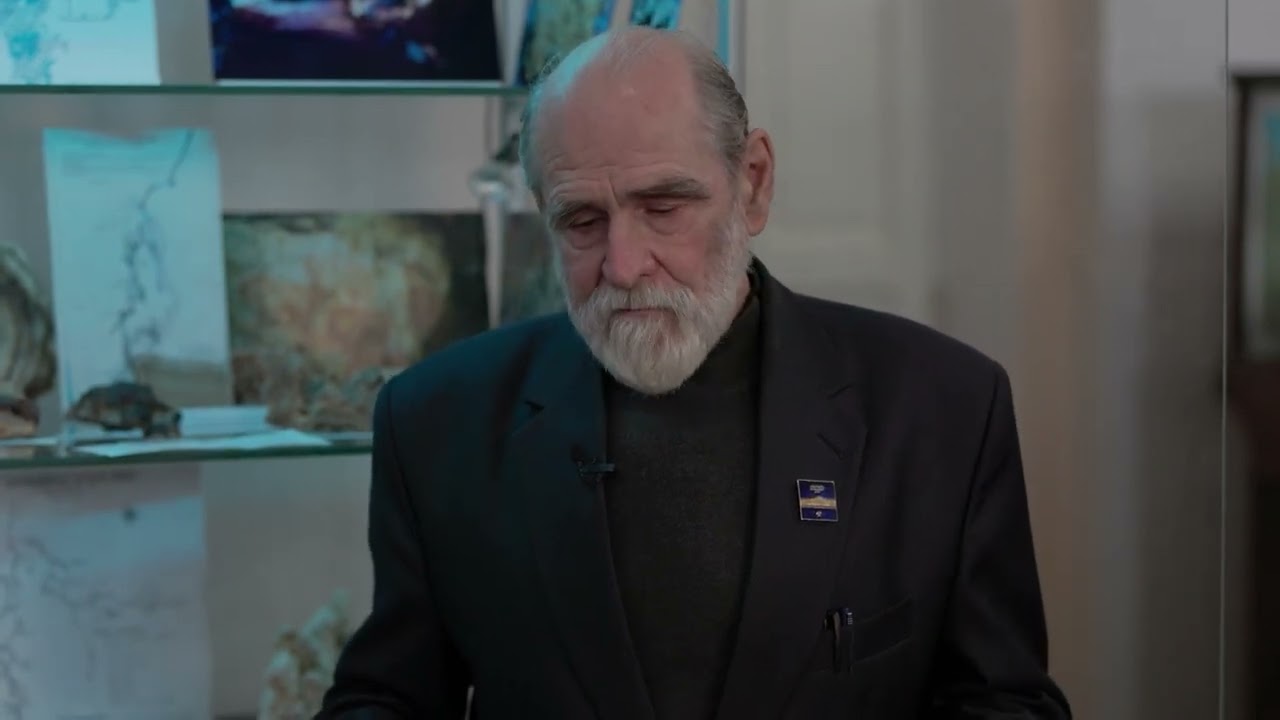 Из чего состоят кристаллы в пещерах и как они появились?