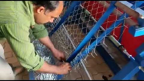 Fully automatic chainlink fence machine