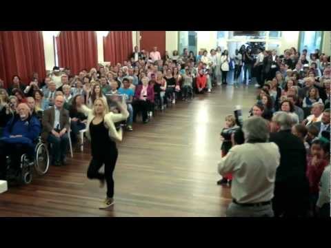 Flashmob Amsterdam - The Voice & SYTYCD for rare d...