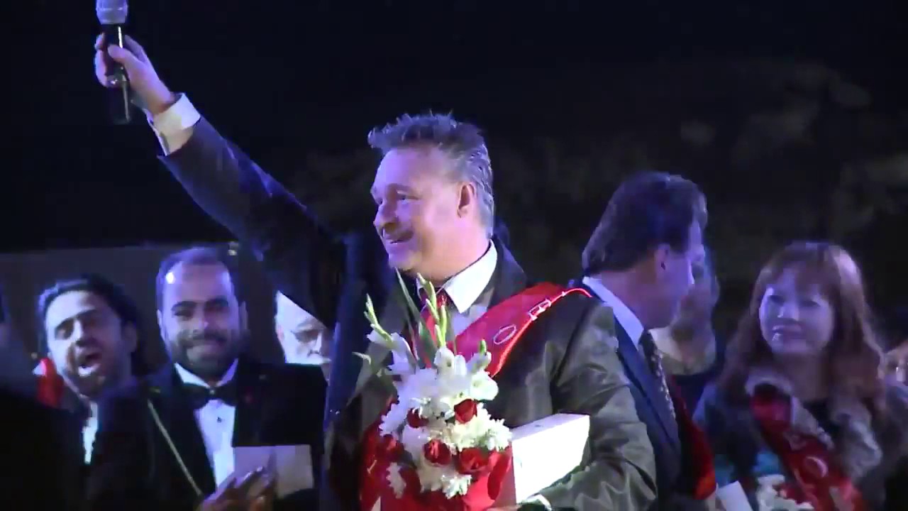 LEO Kingdom Bitcoin LEOcoin:  Khai Trương Công Ty LEO dưới hai chân tòa tháp Ai Cập cổ đại  1