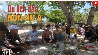 Đảo HÒN NƯA | Tham Quan Du Lịch Biển Lặng Bắt Hải Sản Ốc Nhum Biển Gặp Fan Vui Qúa | NGƯỜI VÙNG BIỂN
