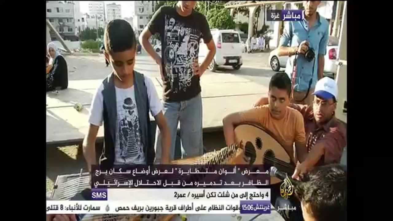 شاهد مهارة طفل فلسطيني في العزف