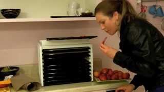 How to Slice Your Organic Home-Grown Tomatoes for Drying in the Omega Dehydrator @enovalee