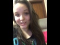 Larissa Manoela mandando Beijo