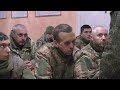 Кадры добровольной сдачи оружия украинскими военнослужащими