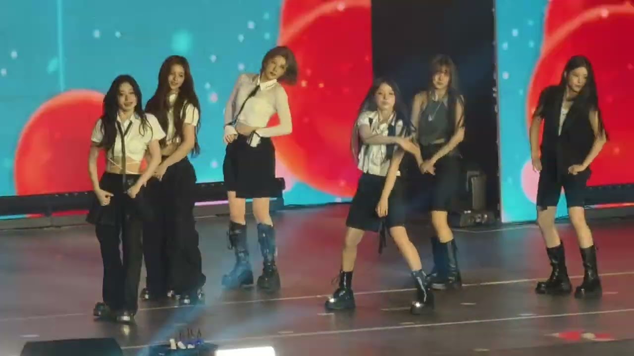 250419 NMIXX - plot twist(cover) @ 2nd FAN-CONCERT [NMIXX CHANGE UP: MIXX LAB] IN TAIPEI