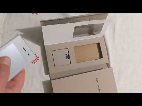 Unboxing: Light Phone II, part 1.