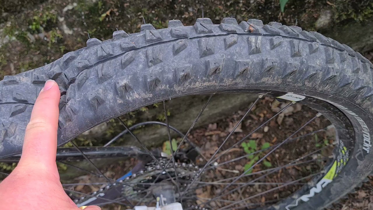 Mountainbike Reifen Platt gemacht.
