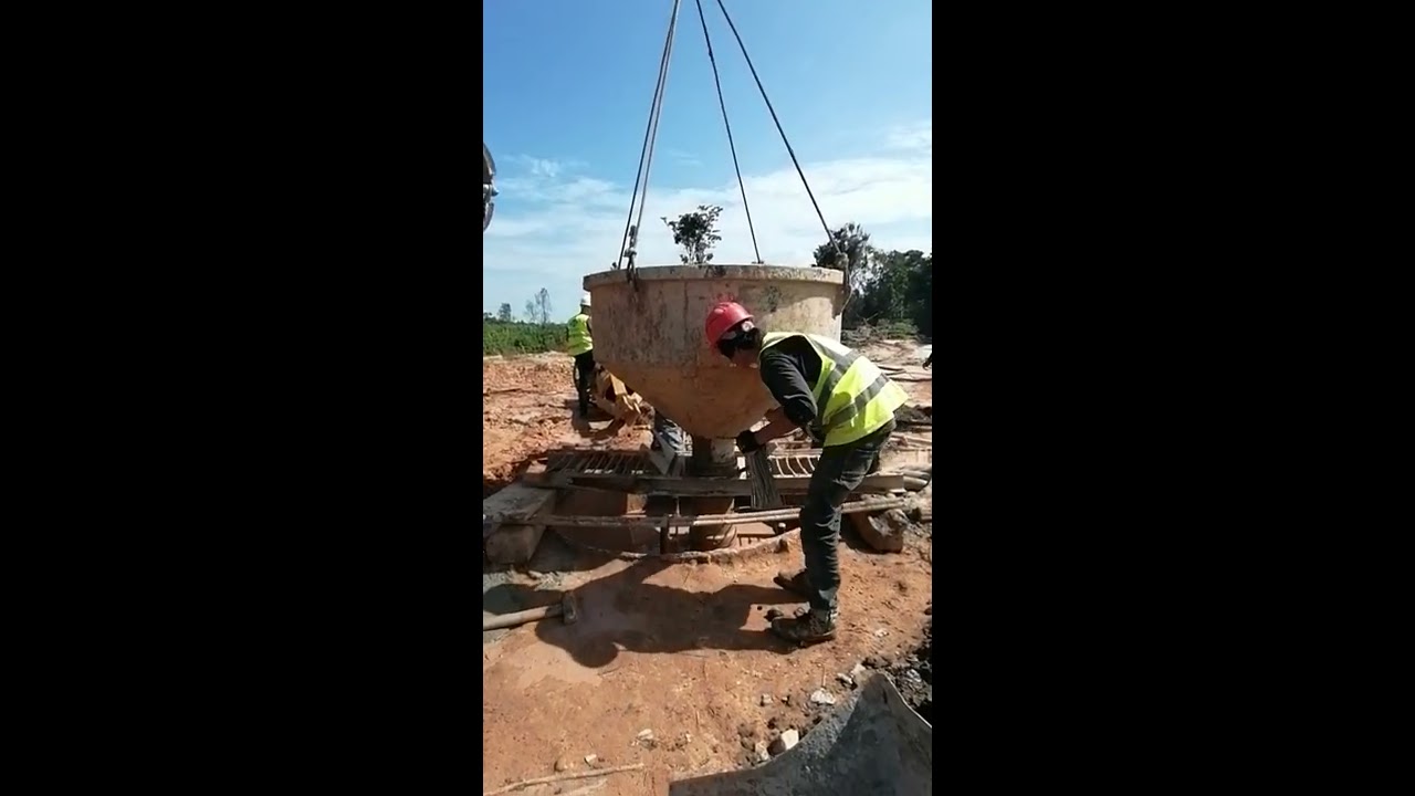 Driven cast in place concrete pile with permanent casing. D=1.4m&L=26m