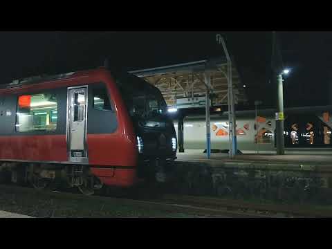 【貴重】豪華列車 E001系「TRAIN SUITE 四季島」  大幅遅延によりHB-E300系「快速海里」と離合  (ミュージックホーンあり)