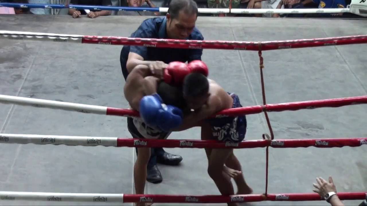 Rittidej (Tiger Muay Thai) vs Naingdew Sitkrujaroon @ Suwit Stadium 17/6/16 fighting