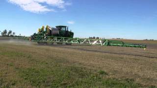 John Deere 4 Series Sprayer: Boom Rinse