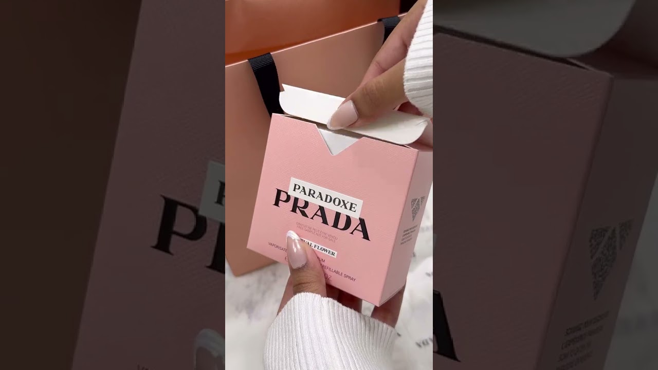 Prada paradoxe Virtual Flower Unboxing : 