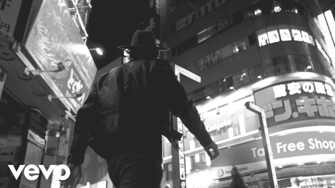 Electric Entourage - The Machine (Official Music Video)