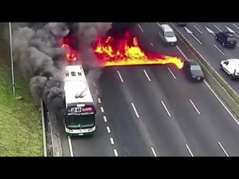 WATCH: Passengers flee burning bus in Argentina