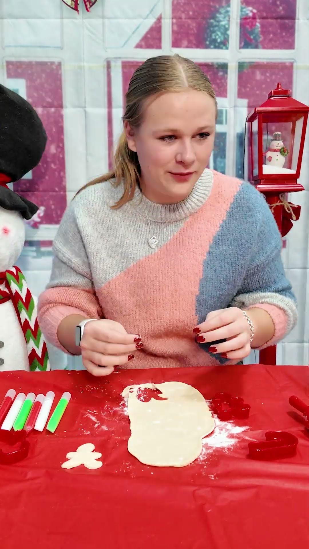 Assistant Crafts DIY Slime Holiday Sugar Cookies #FamilyFun #HolidayCraft