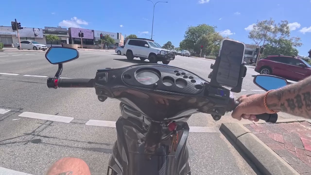 Gilera runner 183cc! Couple wheelies around the suburbs #australia #bikelife #gilerarunner 