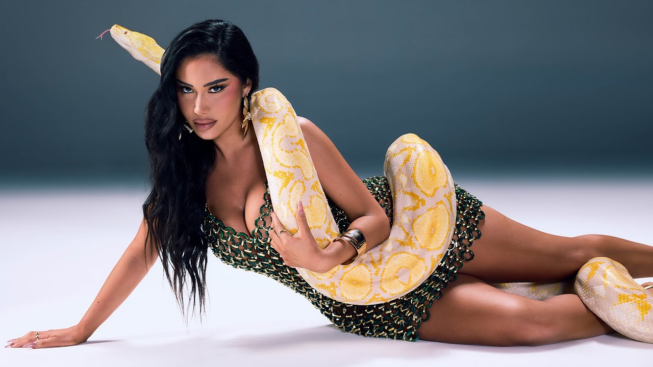 Go behind the scenes of our recent Spring billboard shoot with Fashion Nova model Janet Guzman🔥