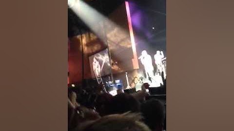 Example LIVE in Bournemouth (changed the way you kiss me) 2