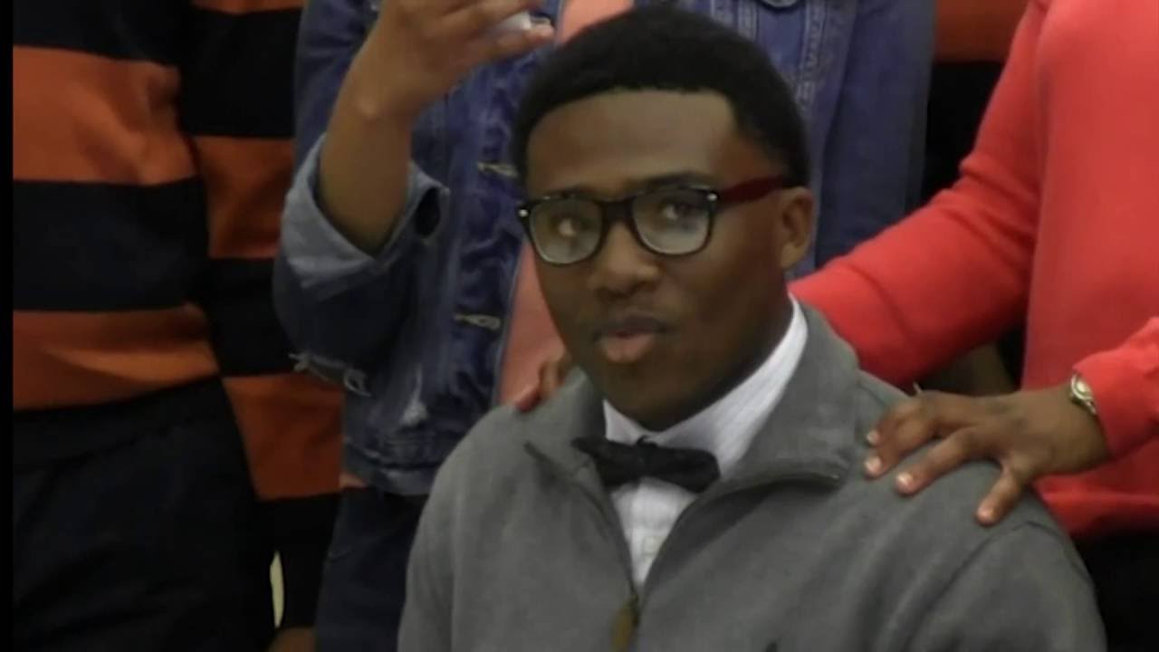 Zachary High School Sports Story [WZHS Football signing] YouTube