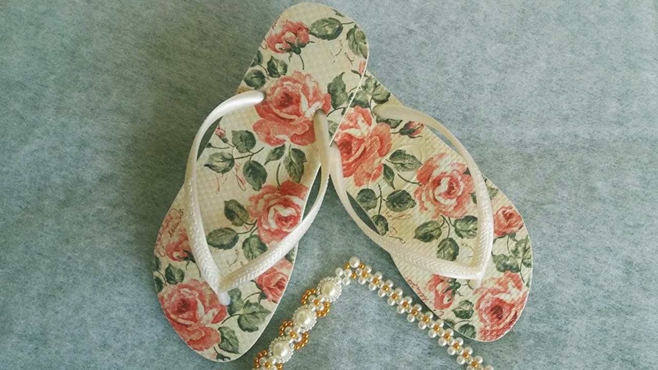 Passo a Passo de como FAZER Decoupagem com guardanapo em CHINELO