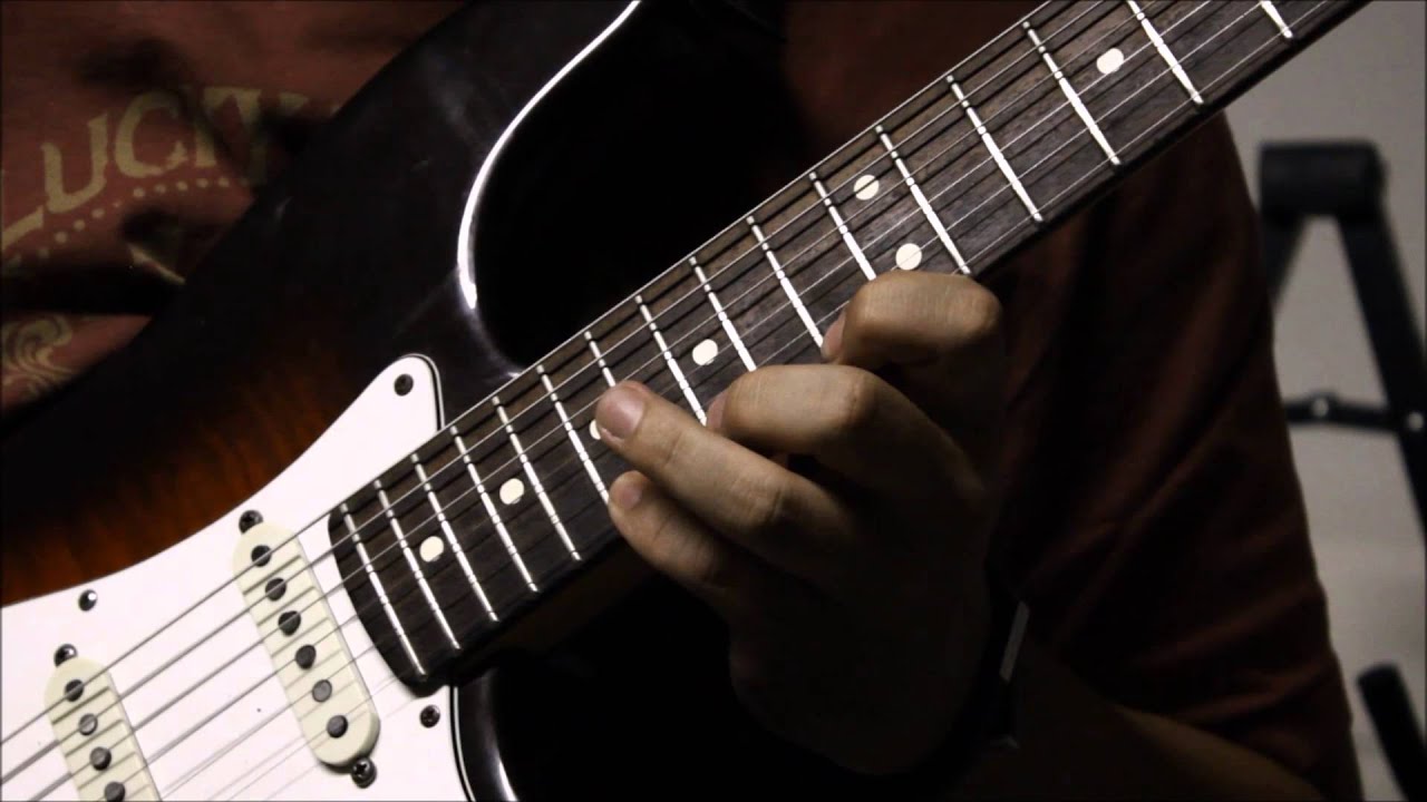 E Locrian Scale (3 notes per string) guitar