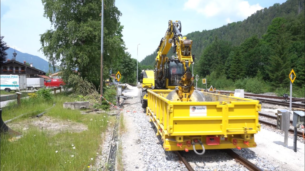 Bayerische Oberlandbahn / Bauarbeiten, Gleisbagger Endbahnhof Bayrischzell: VT 176 am Schliersee