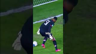 When Goalkeepers Forget The Basics. Can Your Guess Number One? #football #Soccer