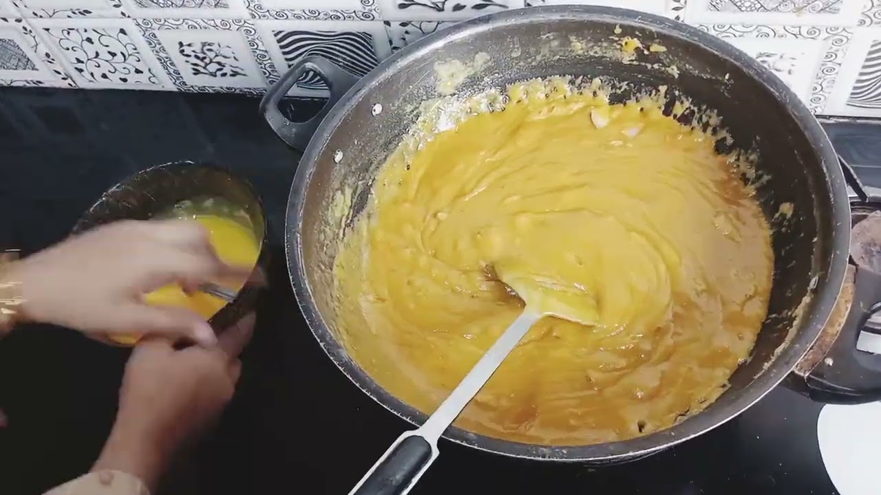 بیسن کا حلوہ 😘❤️❤️💞