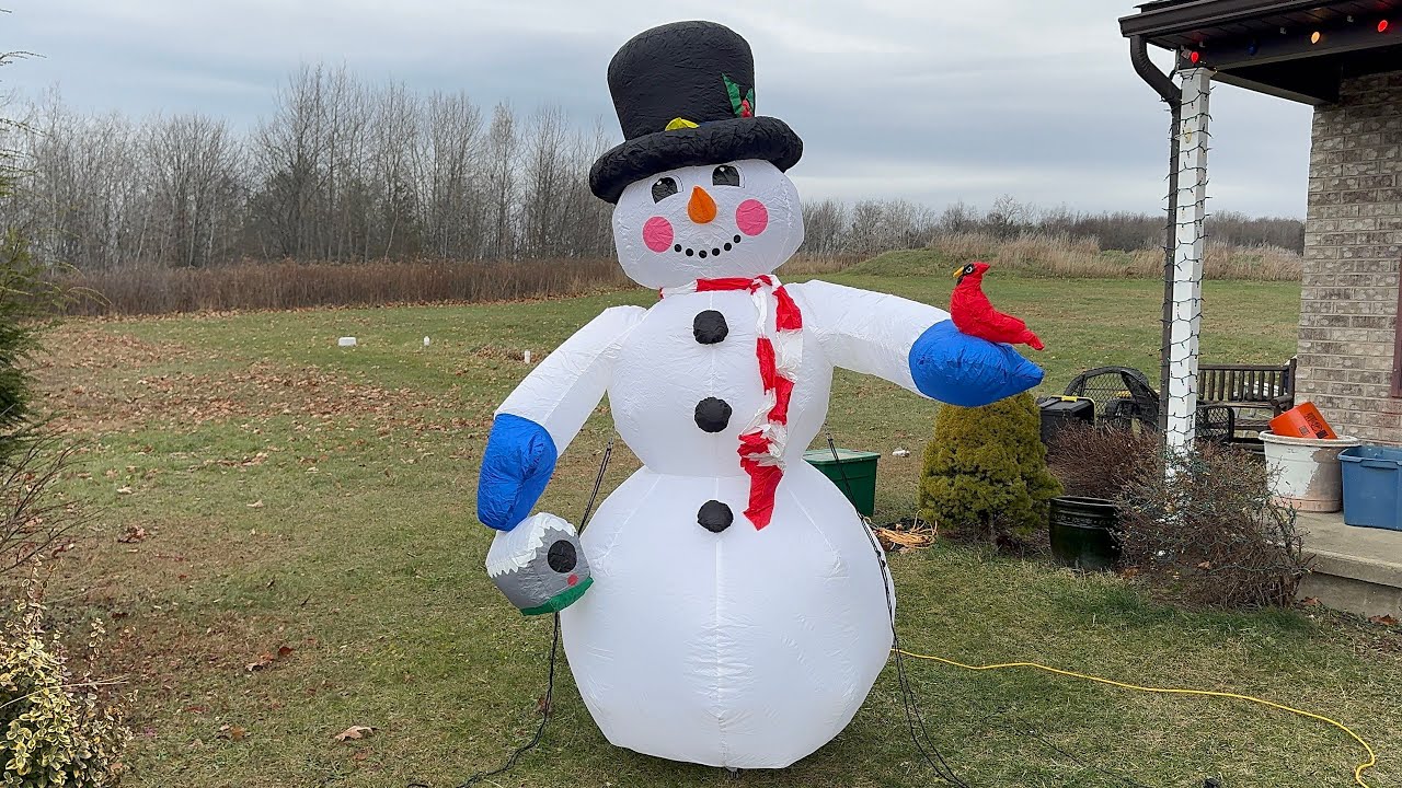 Gemmy 2003 8ft inflatable snowman - YouTube